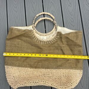 Stylish Two-Tone Straw Tote Bag in Olive and Natural